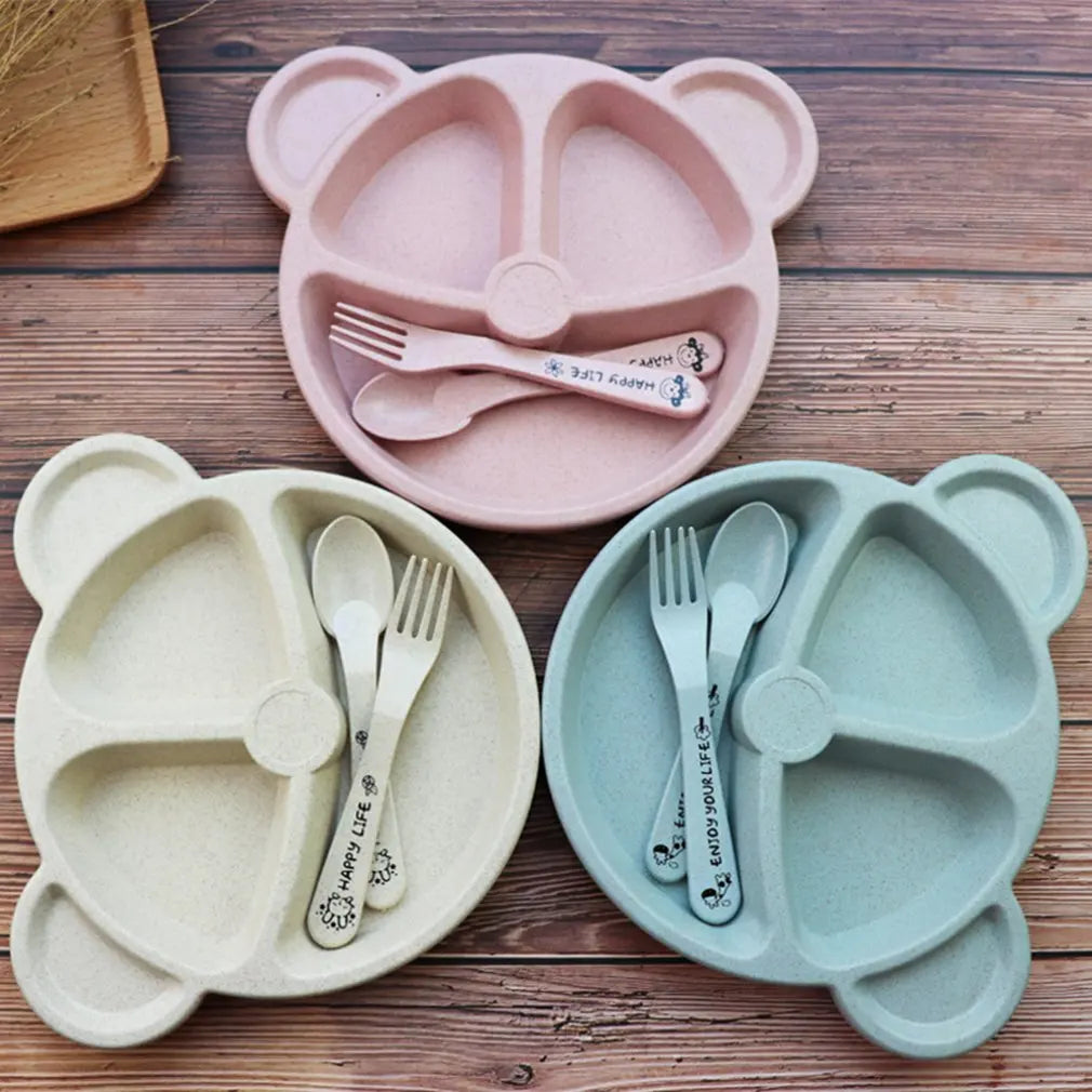Bear-themed children's dinnerware set